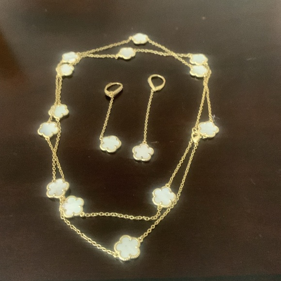 Jankuo Clover necklace and earrings set iridescence pearl color - Picture 2 of 3